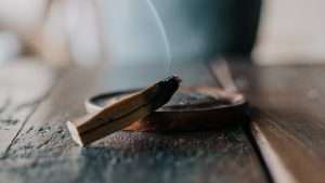<img /> chris-rosiak-UzDimV2GzFA-unsplash smudging, What is Smudging, and how can I do it in my Home?